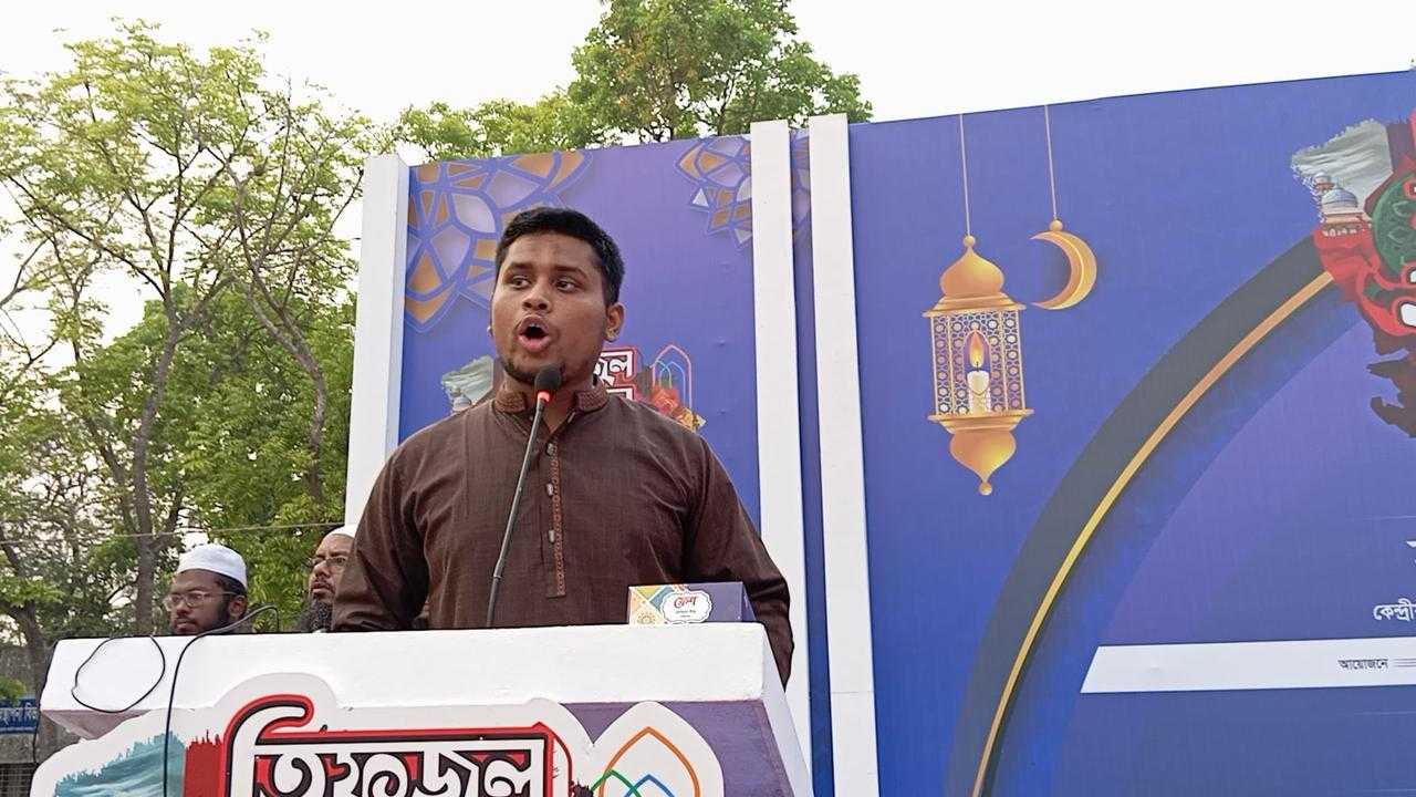 দেশী বিদেশী ষড়যন্ত্র অব্যাহত থাকার পরও ৫ আগস্ট পরবর্তী বাংলাদেশকে সাম্প্রদায়িক সম্প্রীতির উদাহরণ হিসেবে তৈরী করতে পেরেছি -হাসনাত আব্দুল্লাহ