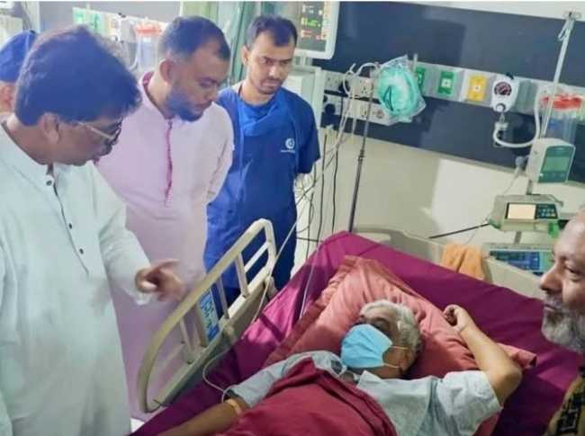 বিএনপির ভাইস চেয়ারম্যান বরকত উল্লাহ বুলু কুমিল্লায় সিসিইউতে ভর্তি