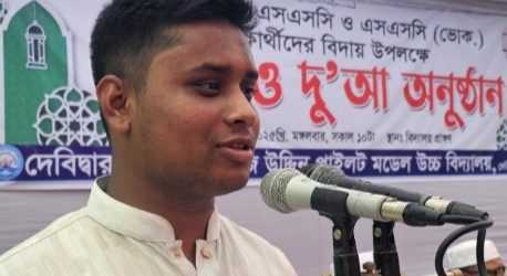 শিক্ষার্থীদের সৎ ও ভালো মানুষ হওয়ার পরামর্শ:কুমিল্লায় হাসনাত আব্দুল্লাহ