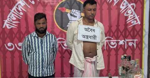 দাউদকান্দিতে যৌথ বাহিনীর অভিযানে ২২ মামলার আসামি শীর্ষ সন্ত্রাসী মামুন আটক