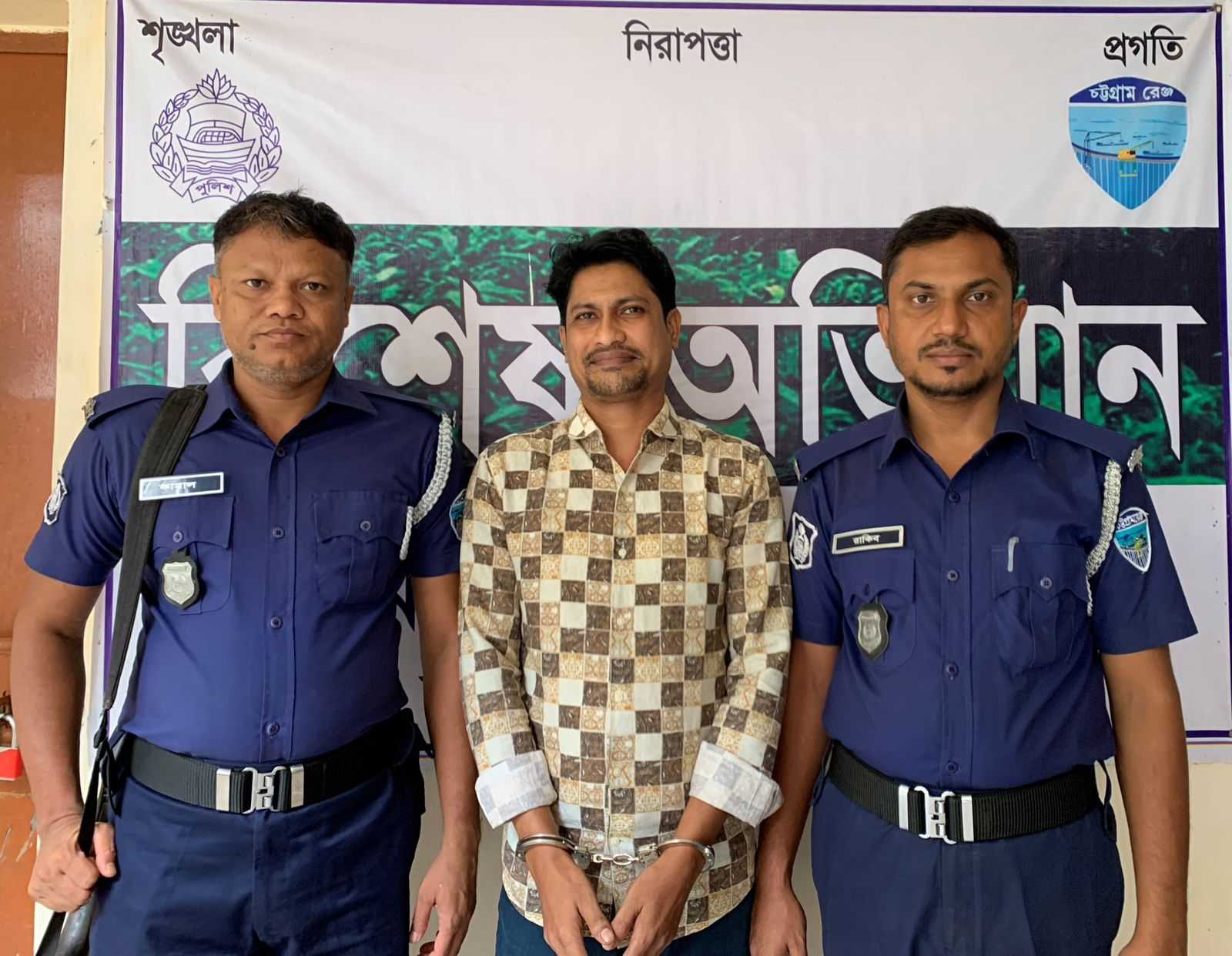 দেবীদ্বারে বৈষম্য বিরোধী ছাত্র আন্দোলনঃ সাব্বির হত্যা মামলার আসামী নিষিদ্ধ সংগঠন ছাত্রলীগ নেতা হোসাইন গ্রেফতার